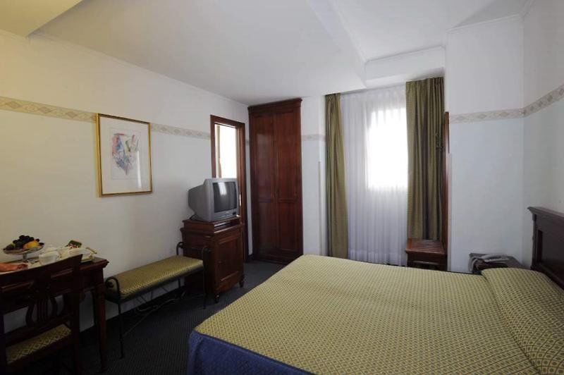 Russo Palace Hotel
