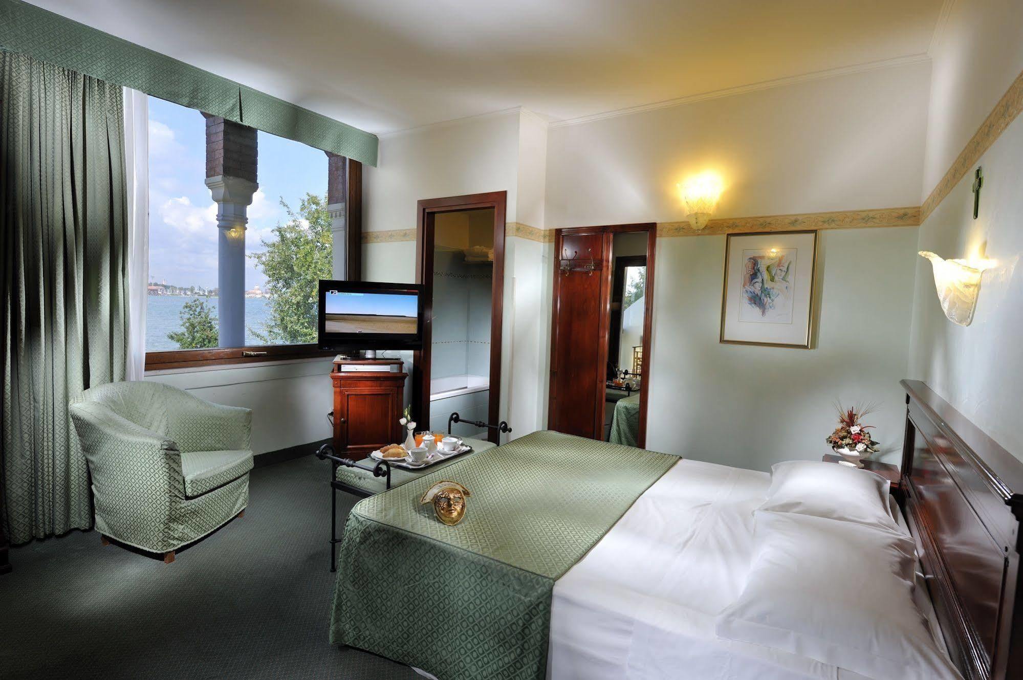 Russo Palace 4*