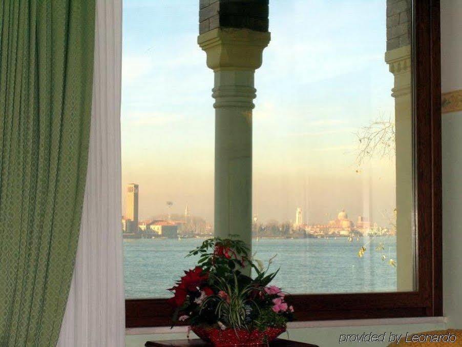 Russo Palace Hotel 4*