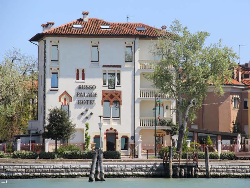 Russo Palace Hotel